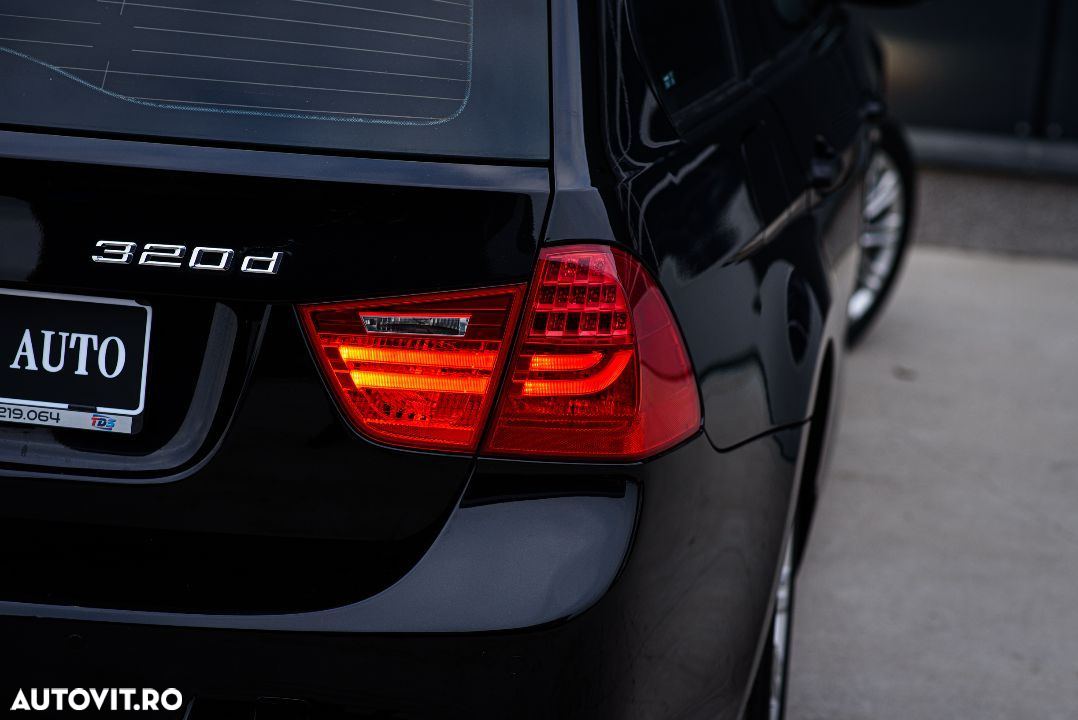 BMW Seria 3 320d Touring xDrive Sport-Aut. - 22