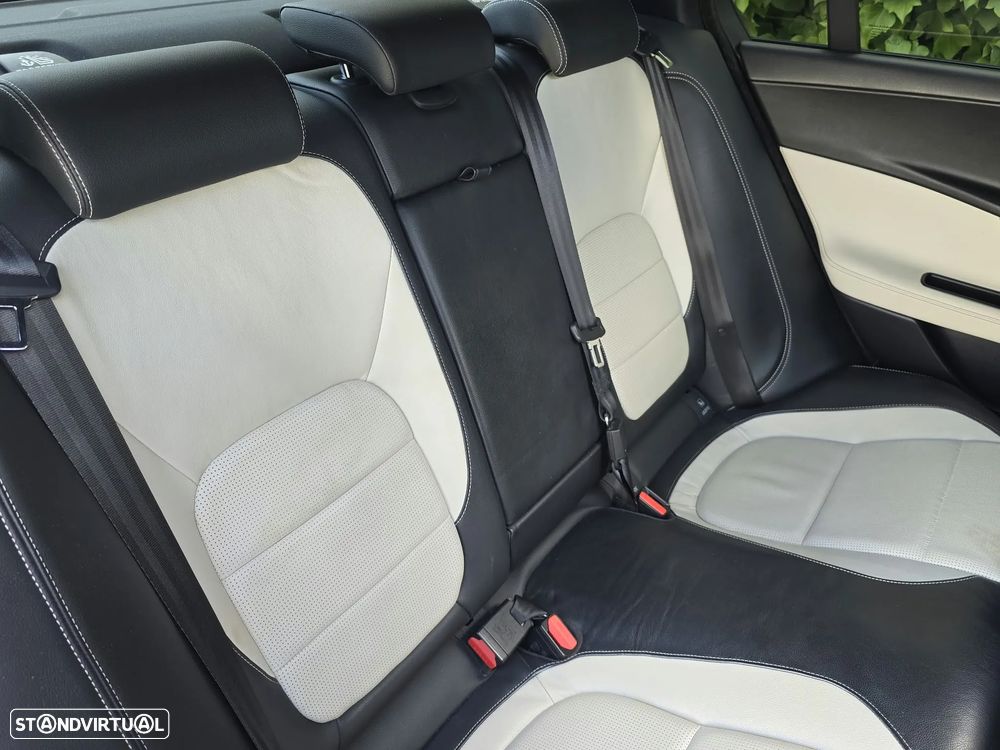 Jaguar XE 2.0 D R-Sport Aut. - 13