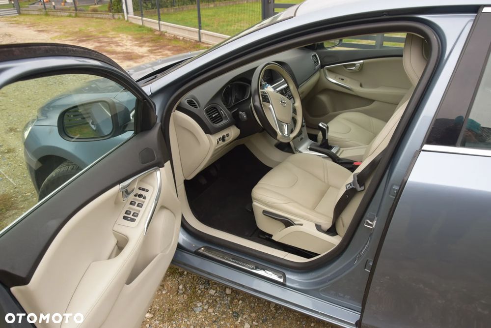 Volvo V40 D2 Drive-E Inscription - 11