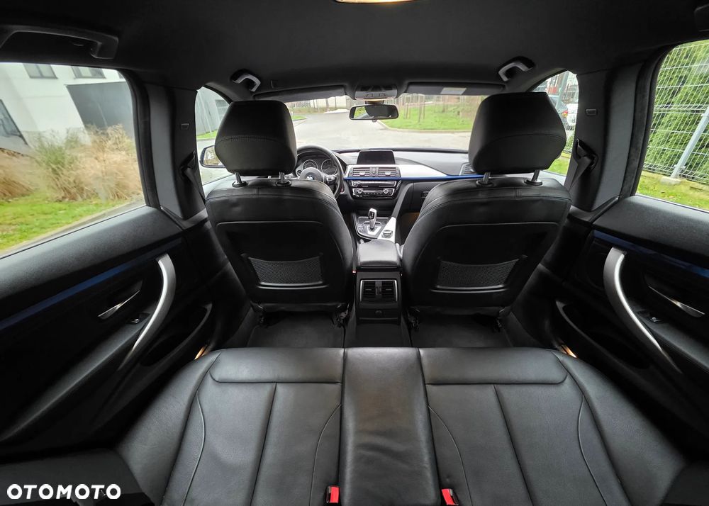 BMW 3GT 320i M Sport - 12