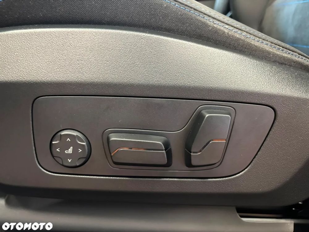 BMW X1 sDrive20i mHEV - 18