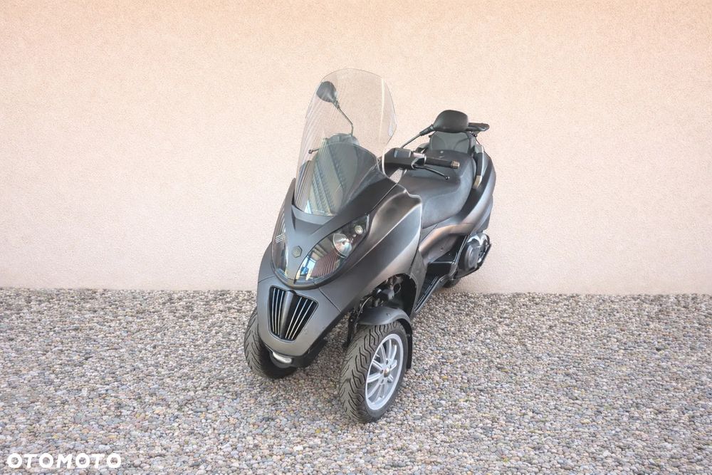Piaggio MP-3 - 3