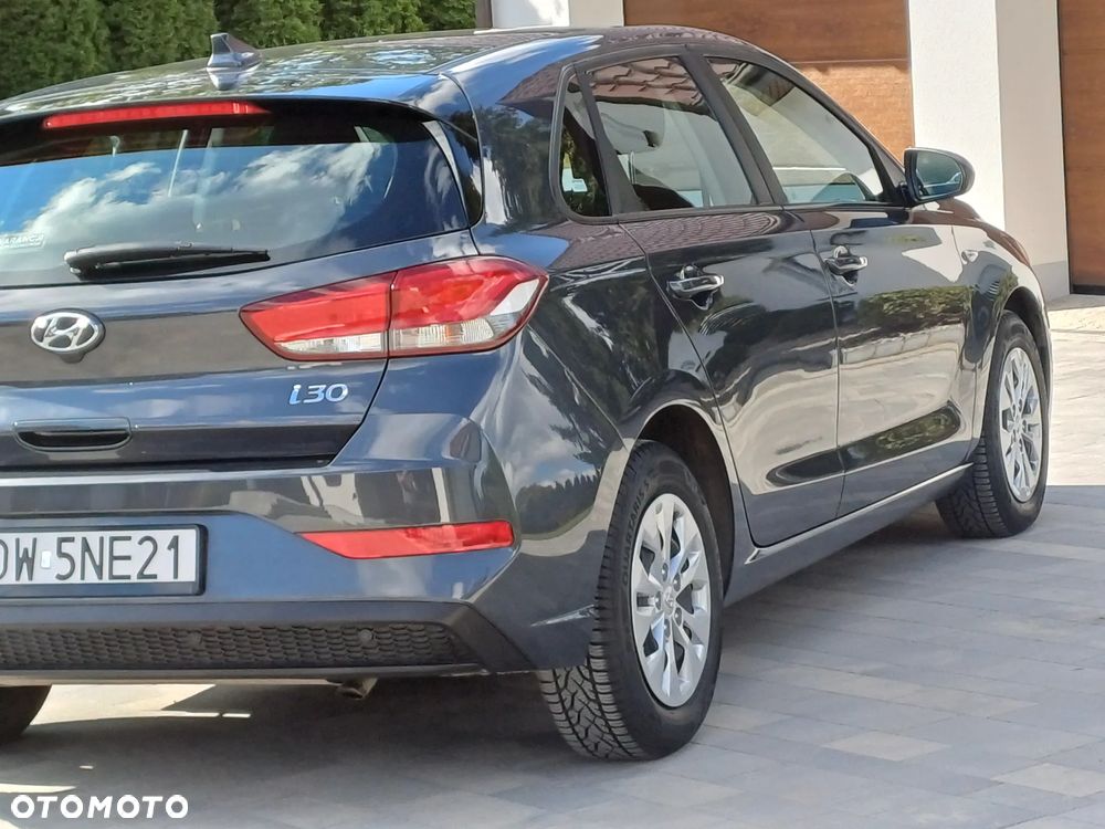 Hyundai i30 1.5 DPI Classic + - 13