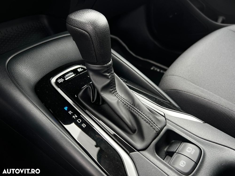 Toyota Corolla 1.8 HSD Dynamic - 11