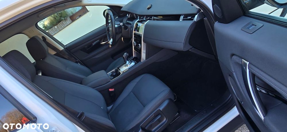 Land Rover Discovery Sport 2.0 D180 R-Dynamic SE - 26