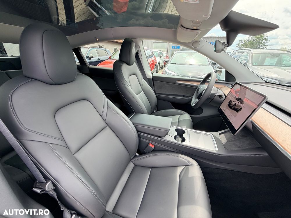 Tesla Model Y - 9
