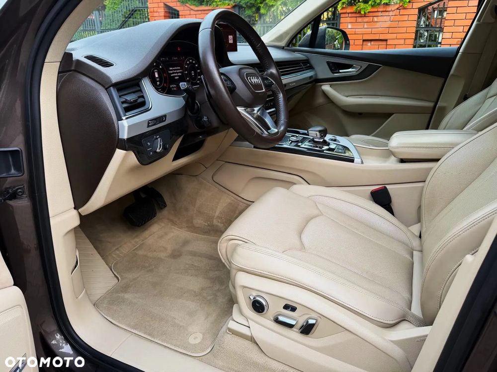 Audi Q7 - 11