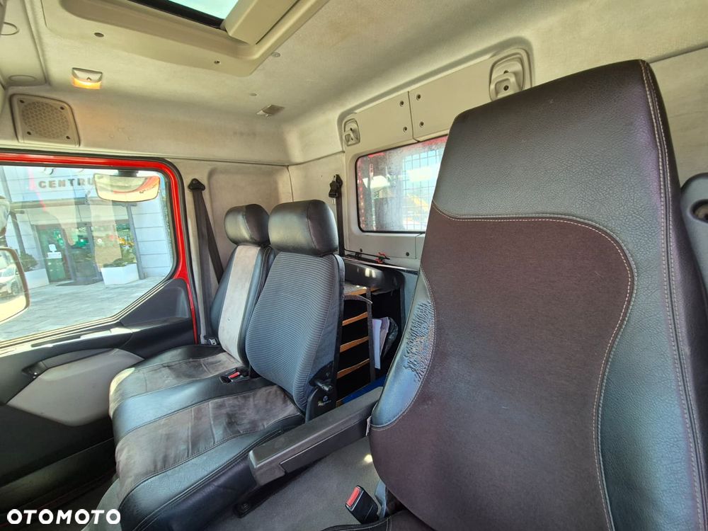Volvo FL 230 4*2 / POMOC DROGOWA / RUCHOMA PLATFORMA / SERWISOWANY / NOWY SILNIK / BEZWYPADKOWY / 2 WCIĄGARKI / DUŻA KABINA - 30