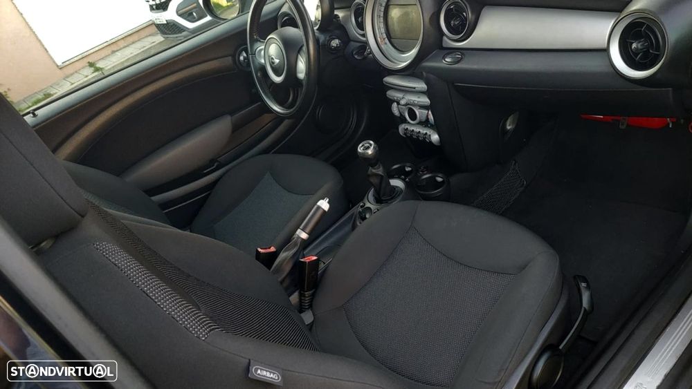 MINI 3 Portas Cooper D - 7