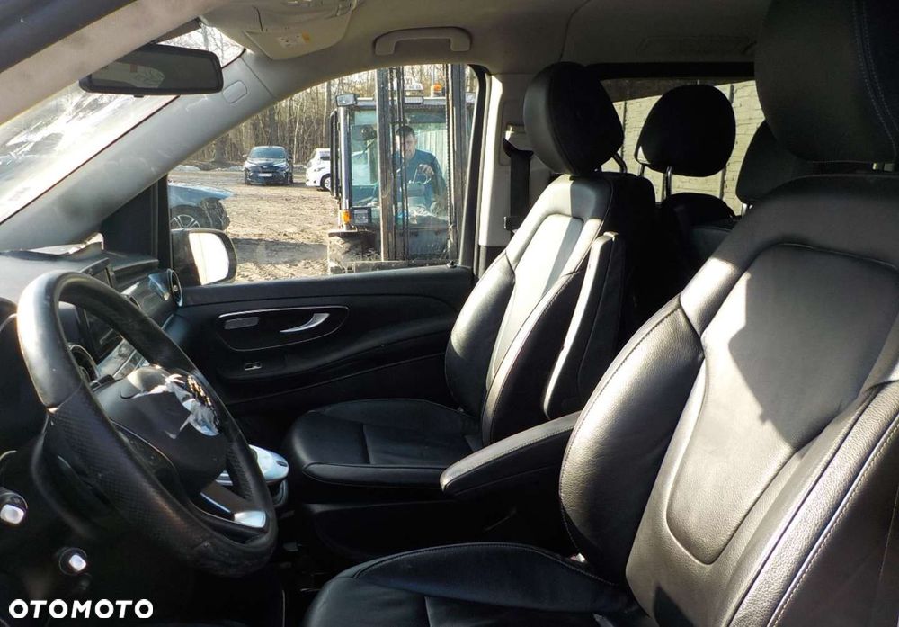 Mercedes-Benz Klasa V - 28