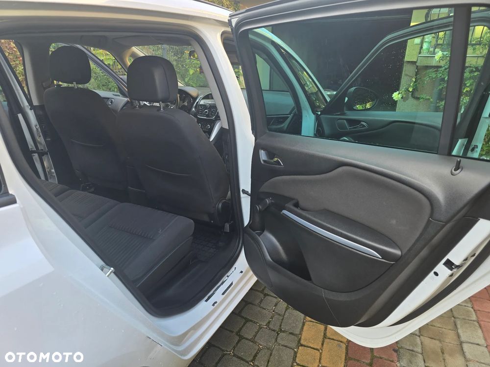 Opel Zafira - 12