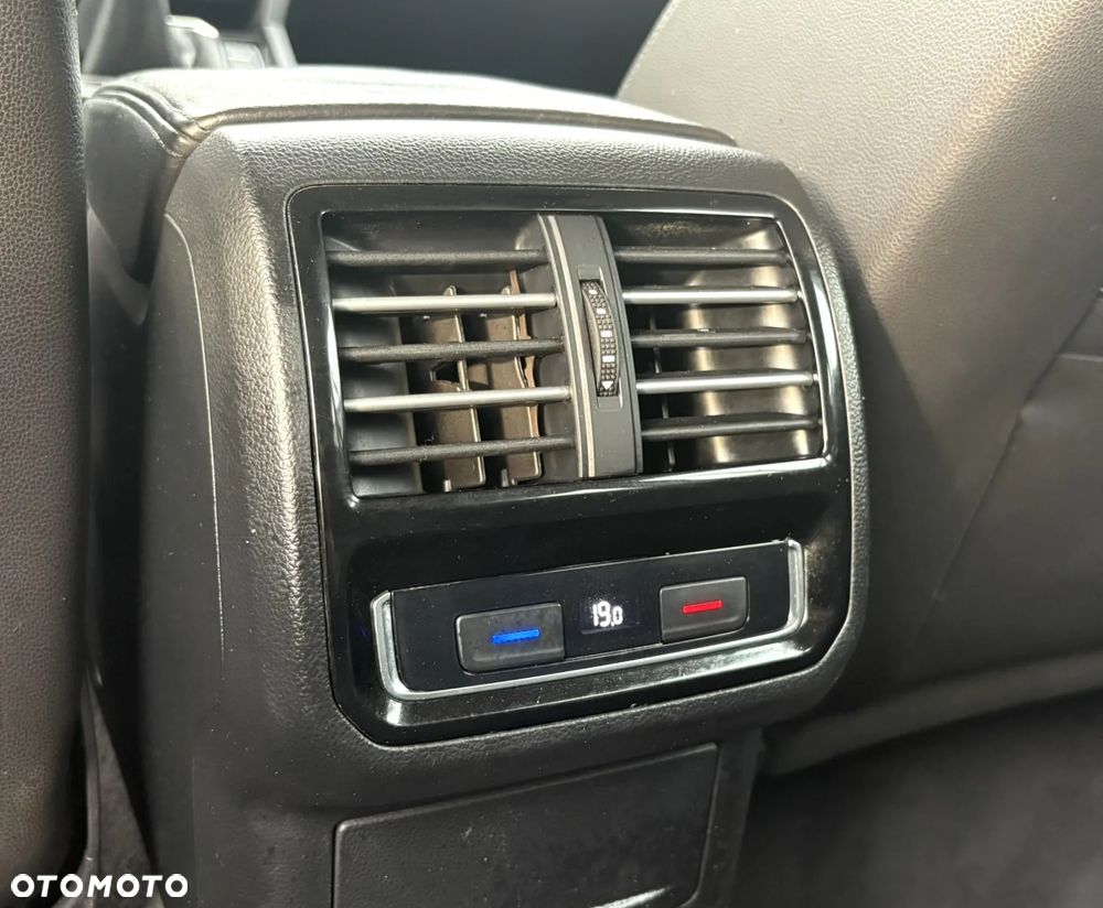 Volkswagen Passat 2.0 TDI SCR Highline - 29