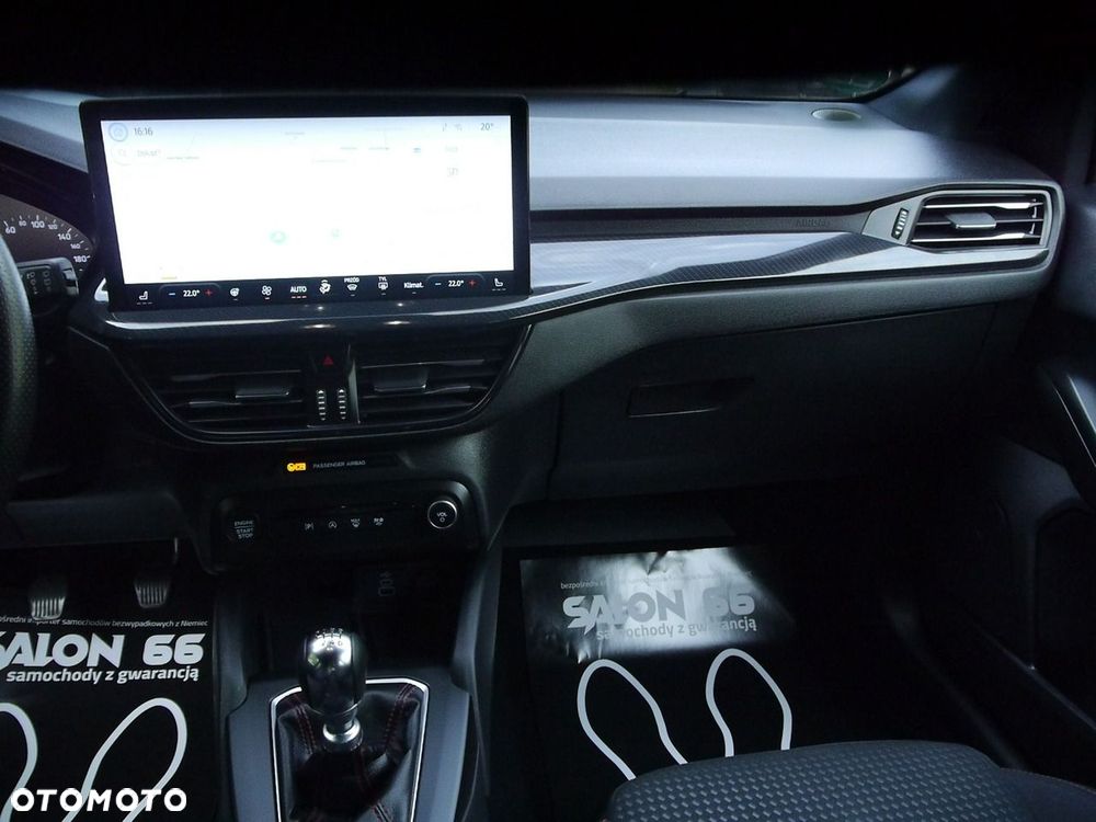 Ford Focus 1.5 EcoBlue Start-Stopp-System ST-LINE DESIGN - 24