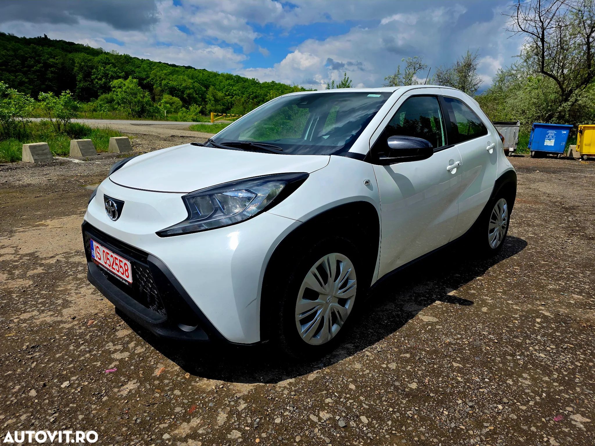 Toyota Aygo X S-CVT Black&White - 1