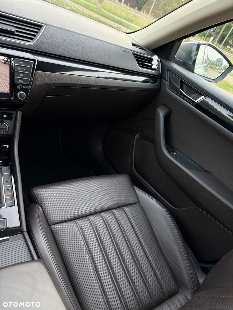Skoda Superb 2.0 TDI Premium Edition - 27