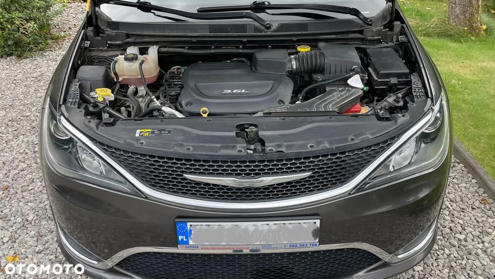 Chrysler Pacifica - 6