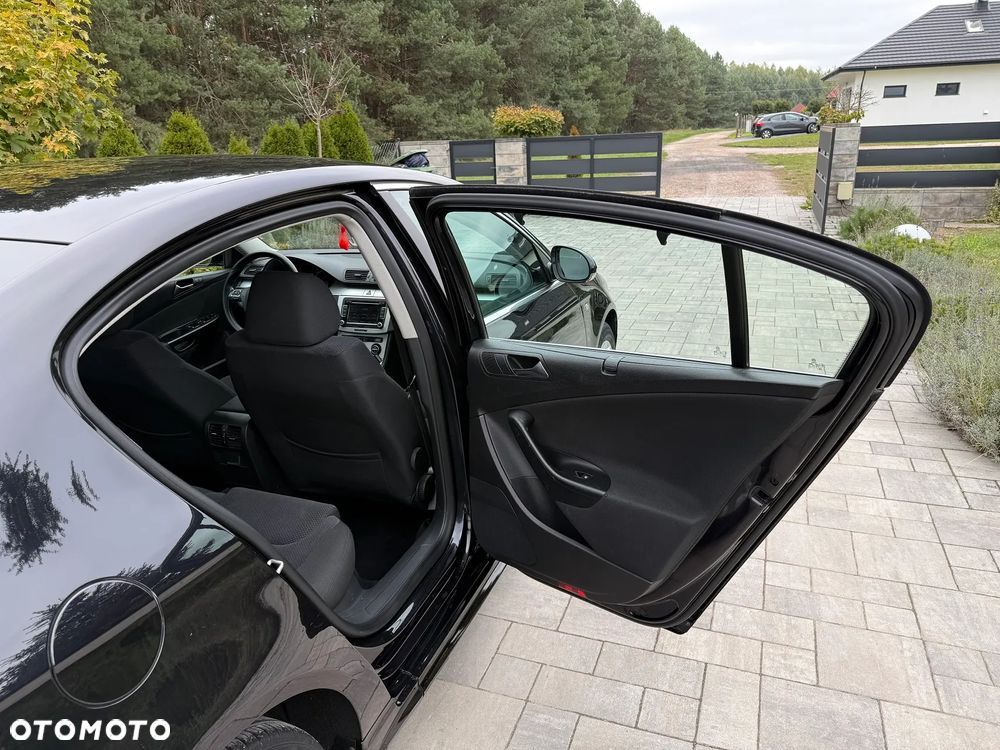 Volkswagen Passat 2.0 TDI Comfortline - 20