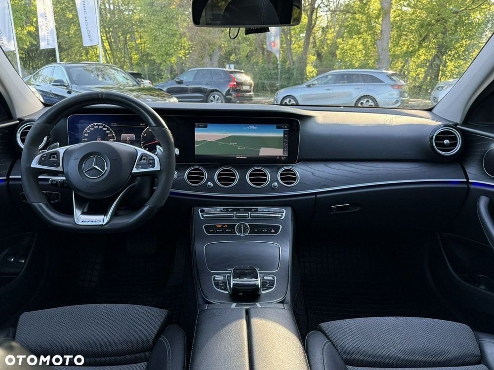 Mercedes-Benz Klasa E 400 4-Matic 9G-TRONIC - 20