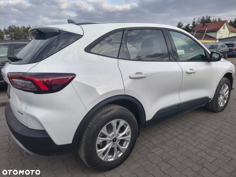 Ford Kuga - 1