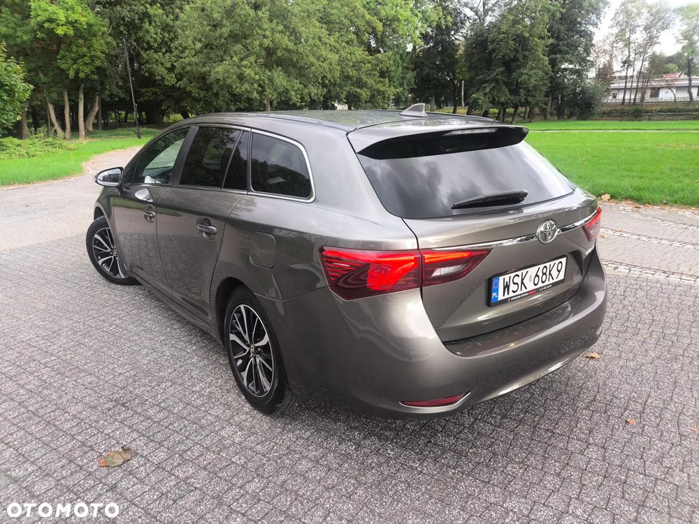 Toyota Avensis 1.8 Prestige MS - 4