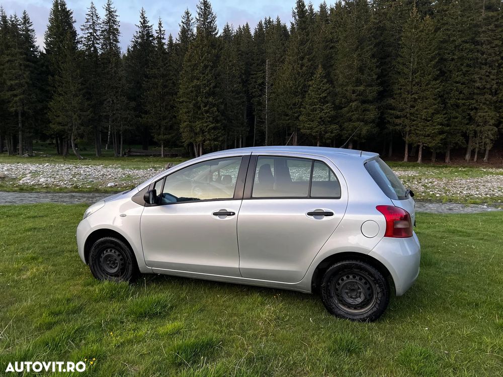 Toyota Yaris 1.0 Terra - 11