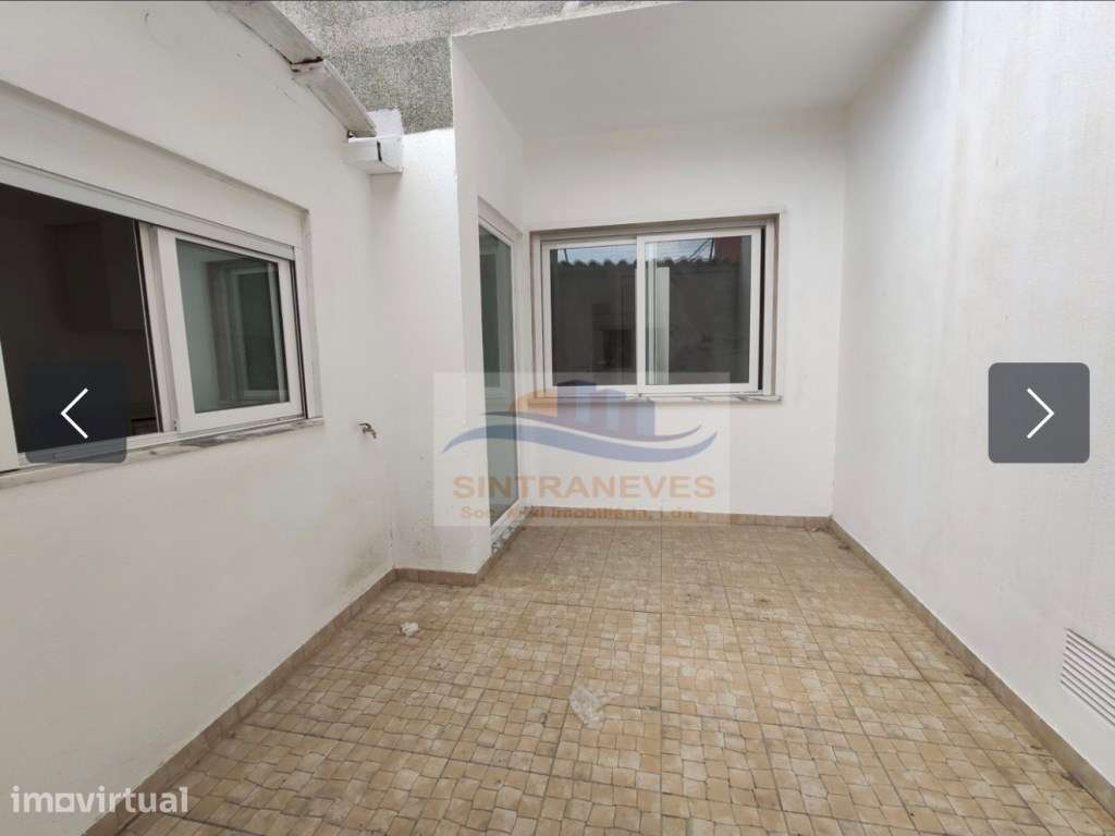 T1+2 com Terraço Totalmente Remodelado | Buraca | 295.000€ - Grande imagem: 4/16