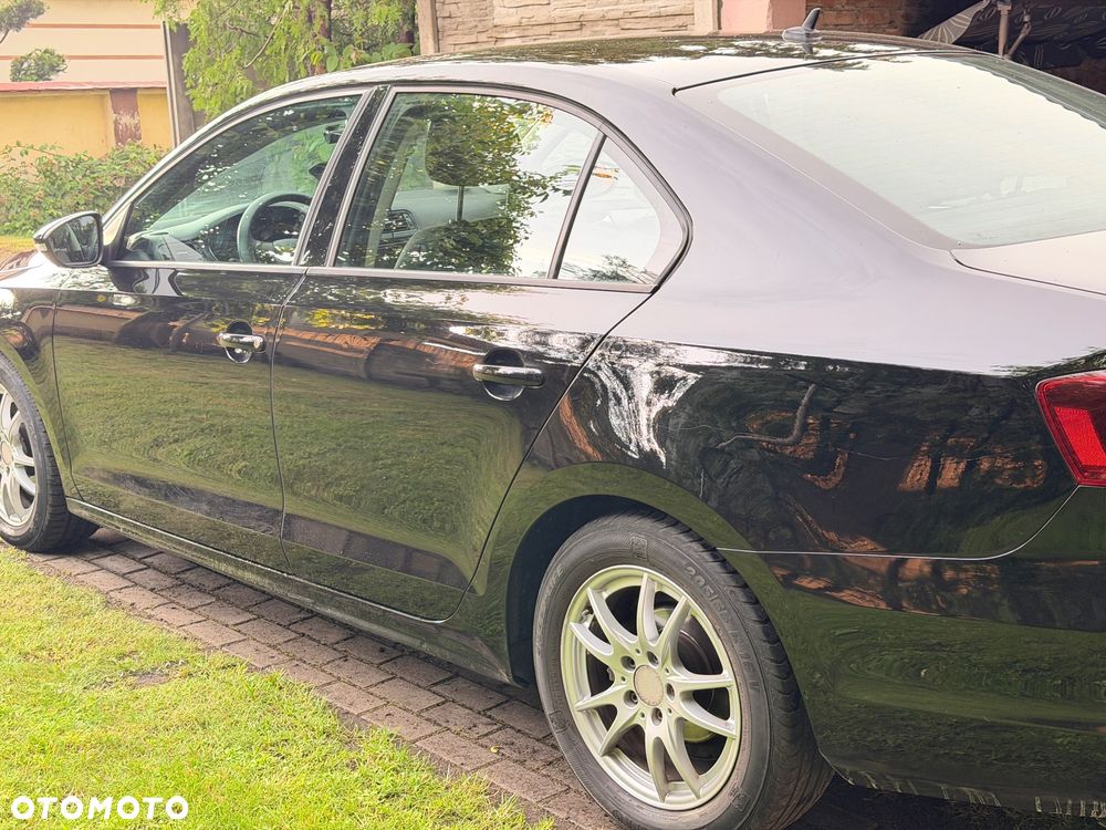 Volkswagen Jetta 2.0 TDI DPF BMT Trendline - 3