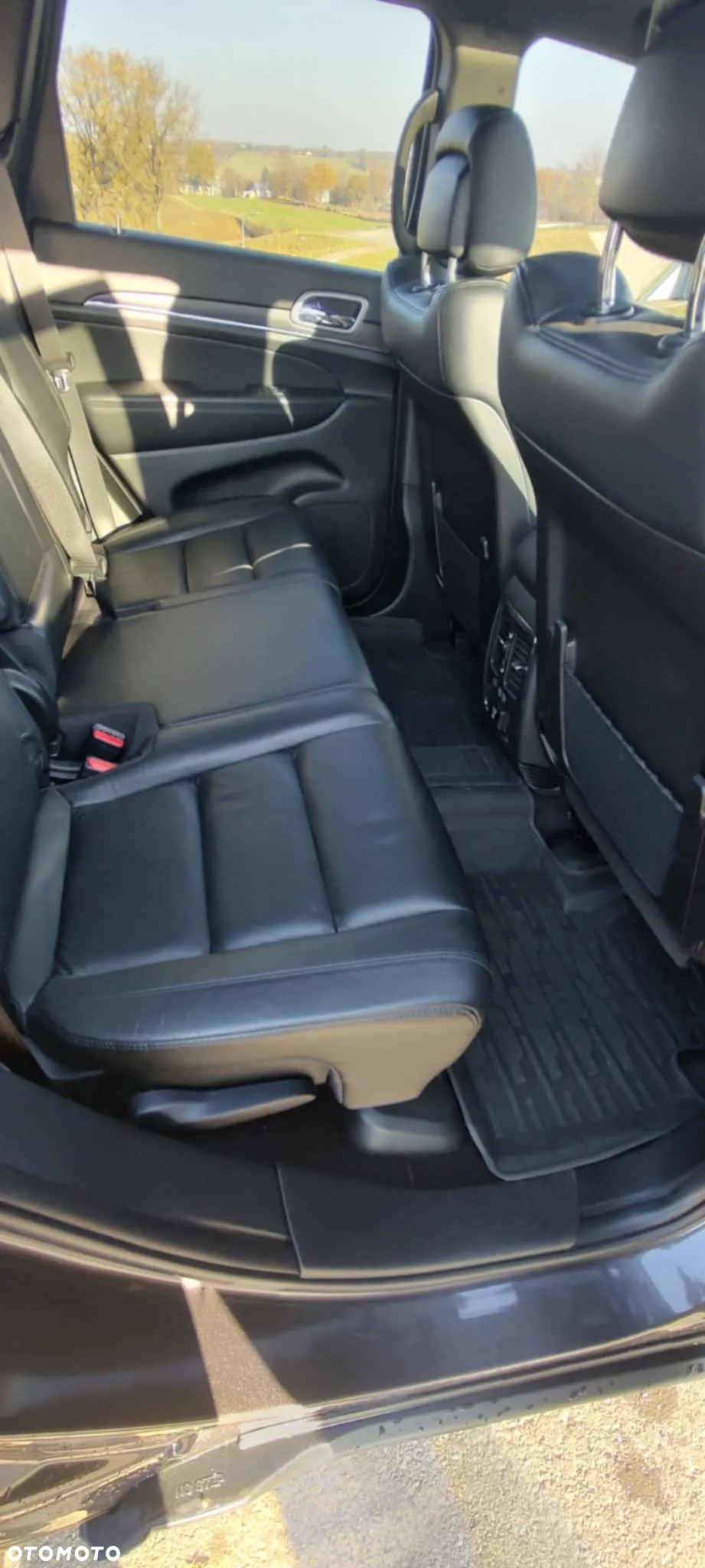 Jeep Grand Cherokee - 13
