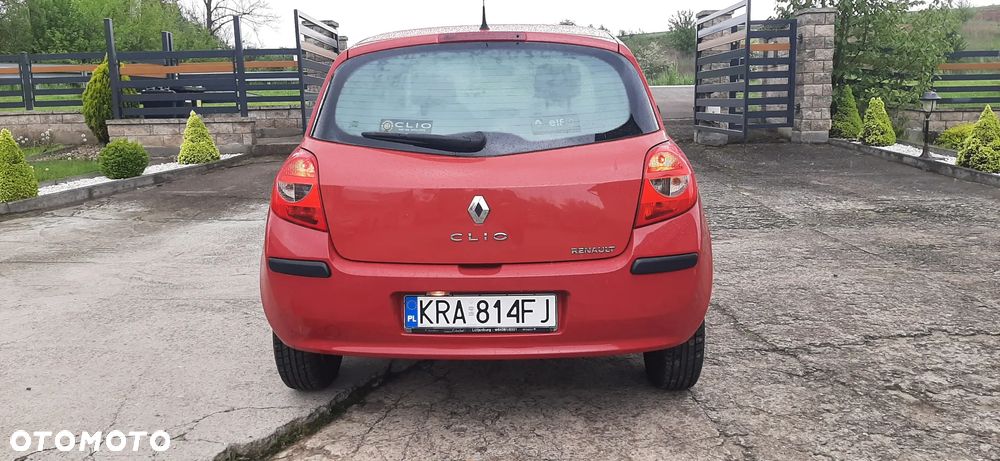 Renault Clio - 17