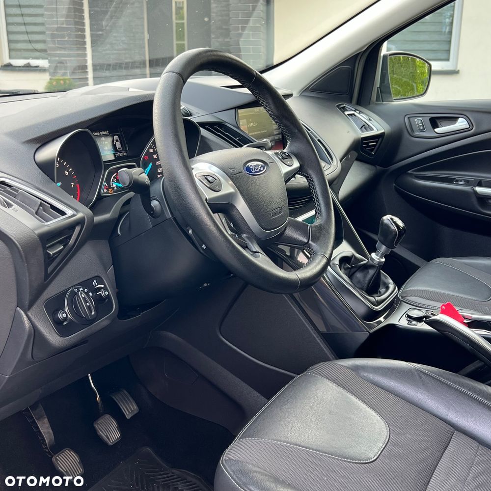Ford Kuga 1.5 EcoBoost 2x4 Titanium - 22