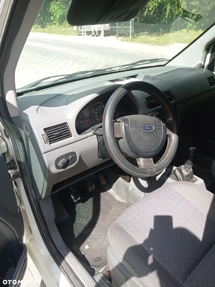 Ford Connect - 11