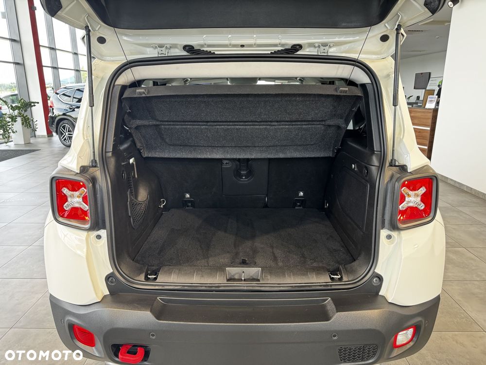 Jeep Renegade - 12