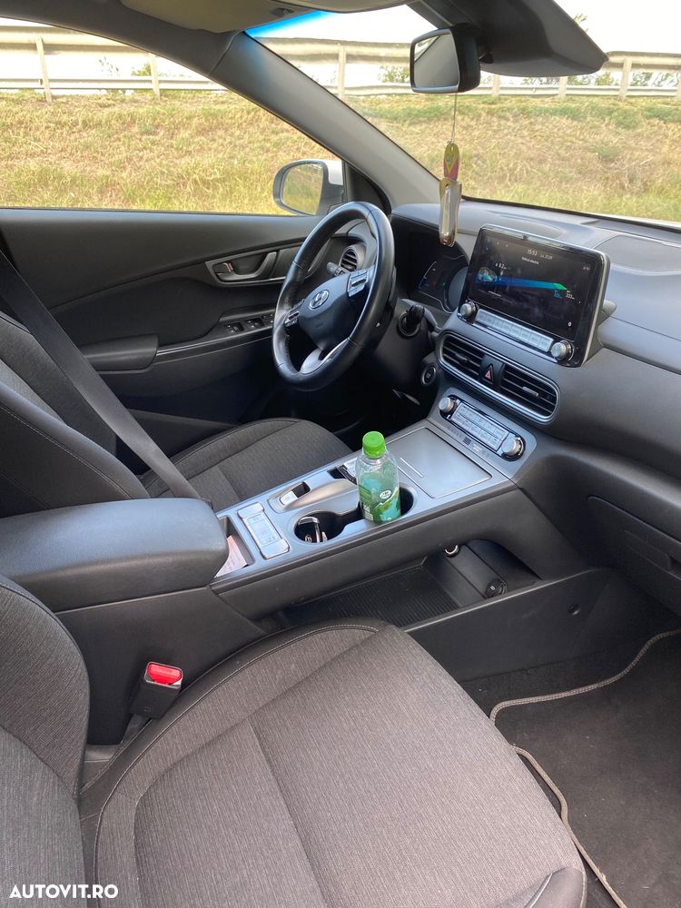 Hyundai KONA - 5