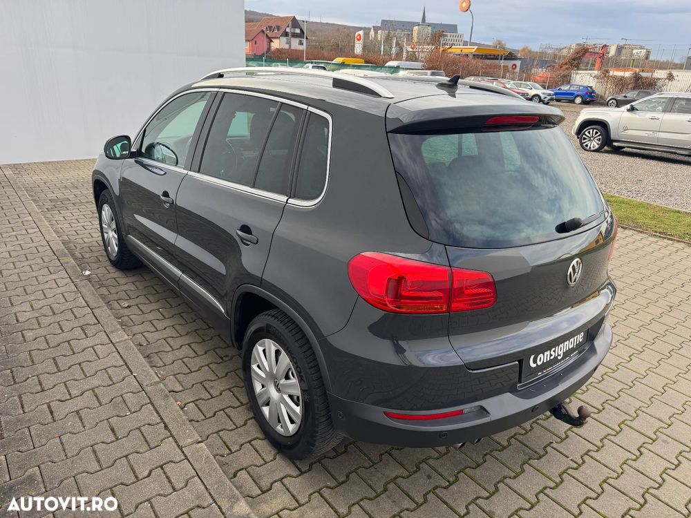 Volkswagen Tiguan 2.0 TDI DPF 4Motion BlueMotion Technology DSG Lounge Sport & Style - 18