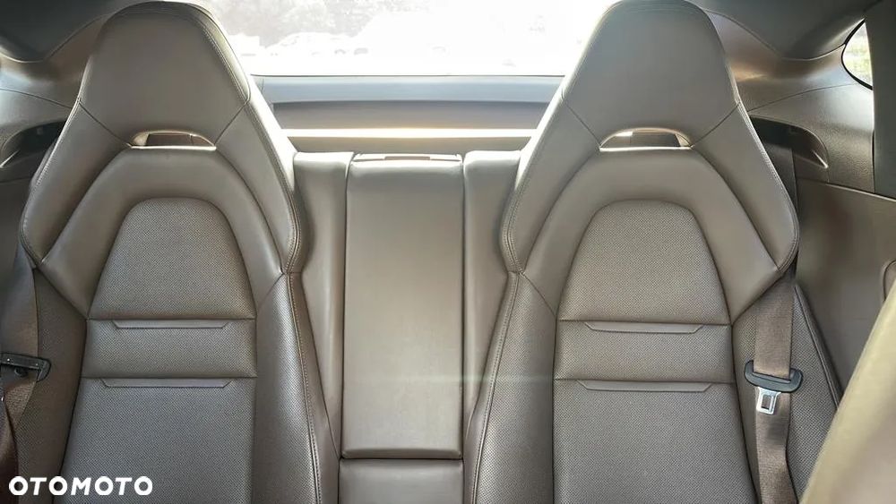 Porsche Panamera 4S Executive - 33