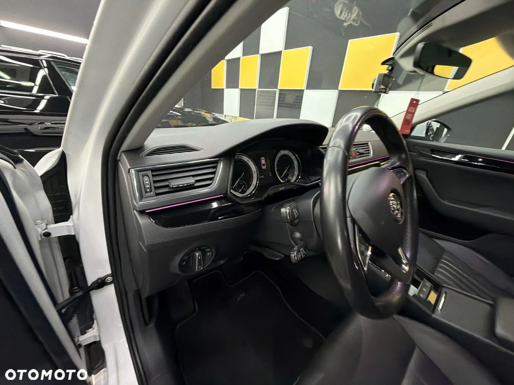 Skoda Superb 2.0 TDI L&K DSG - 8