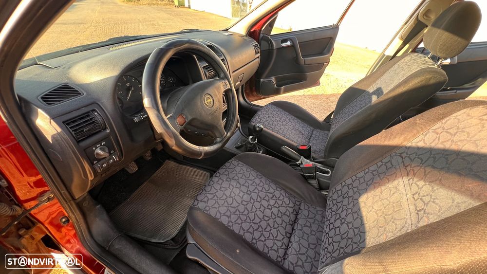 Opel Astra 2.0 Di 100 - 12
