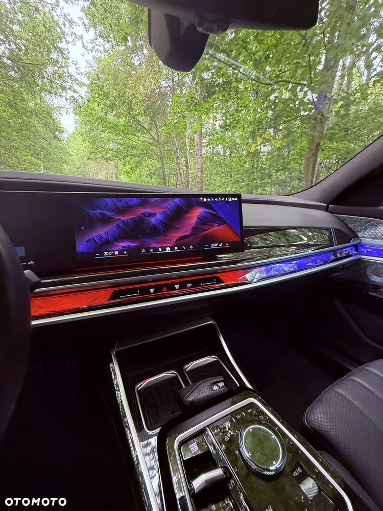 BMW Seria 7 - 20