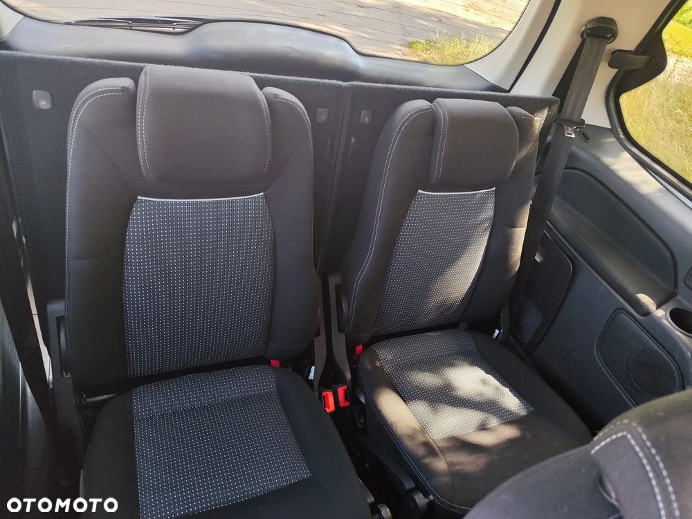 Ford Galaxy 2.0 TDCi Trend - 16