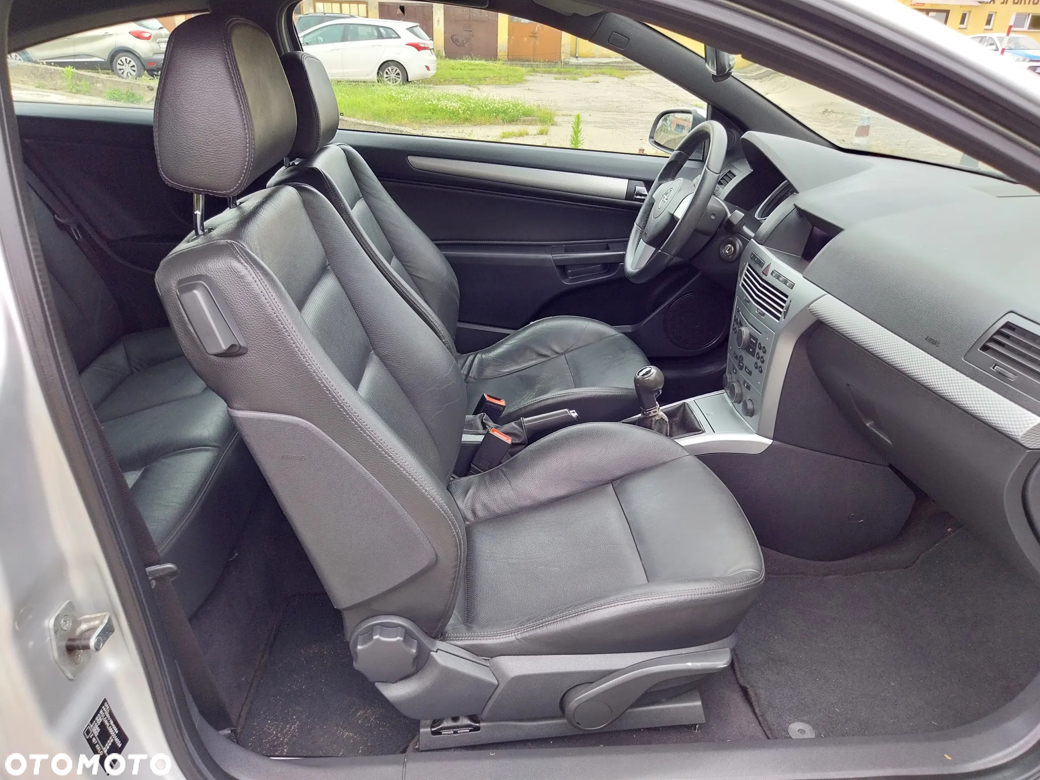Opel Astra GTC 1.8 Sport - 24
