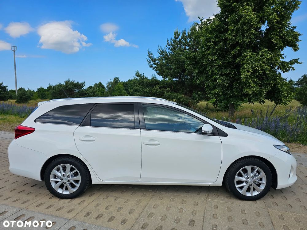 Toyota Auris 1.6 Executive - 19