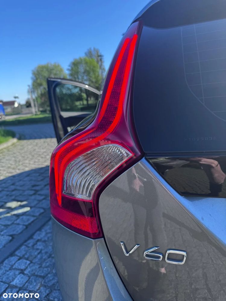 Volvo V60 Cross Country D3 Drive-E Summum - 34