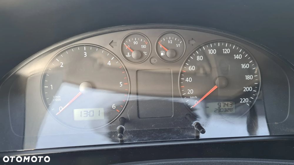 Volkswagen Caravelle - 28