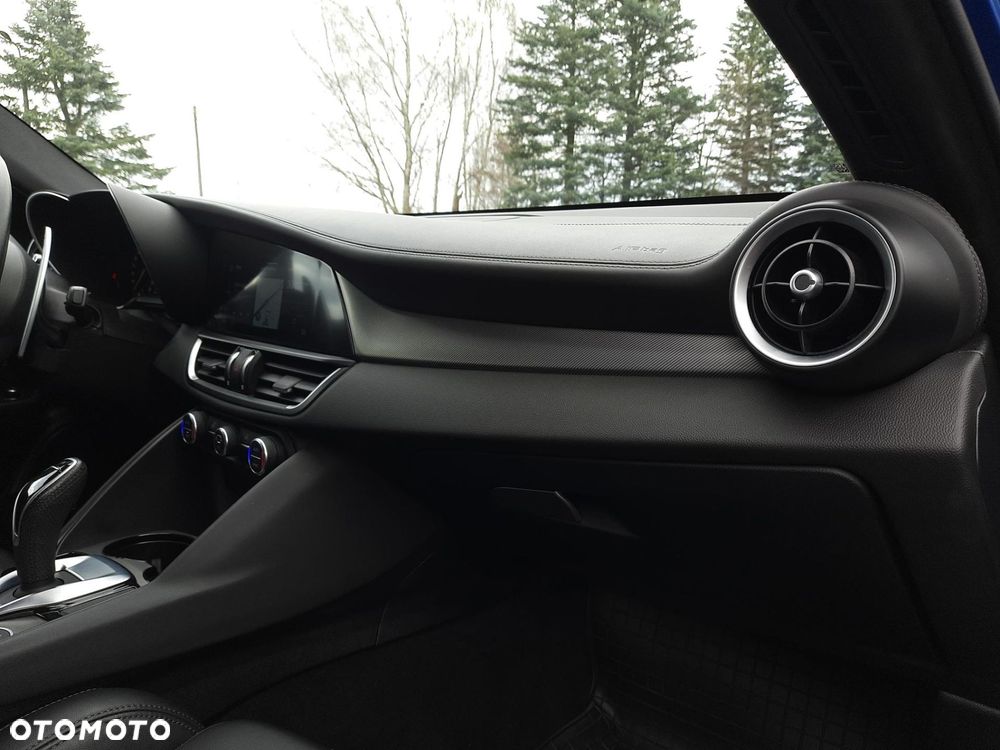 Alfa Romeo Giulia - 23