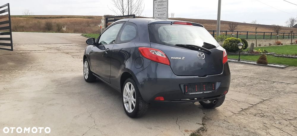 Mazda 2 - 10