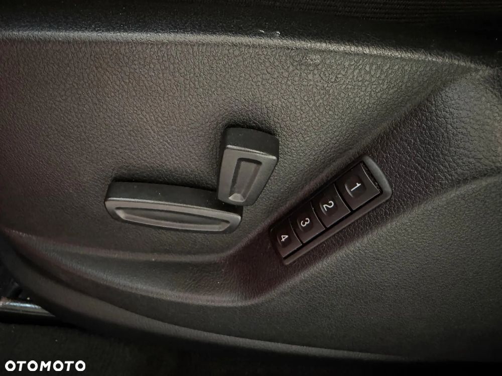 Ford S-Max 2.0 TDCi DPF Titanium X - 27