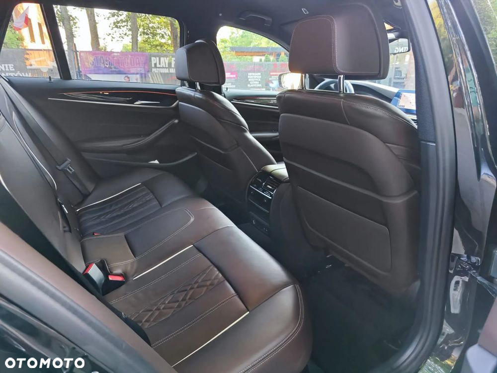 BMW Seria 5 520d M Sport - 13