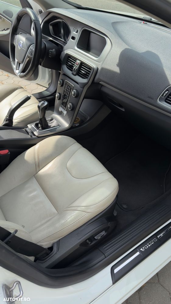 Volvo V40 D4 VEA Momentum - 6