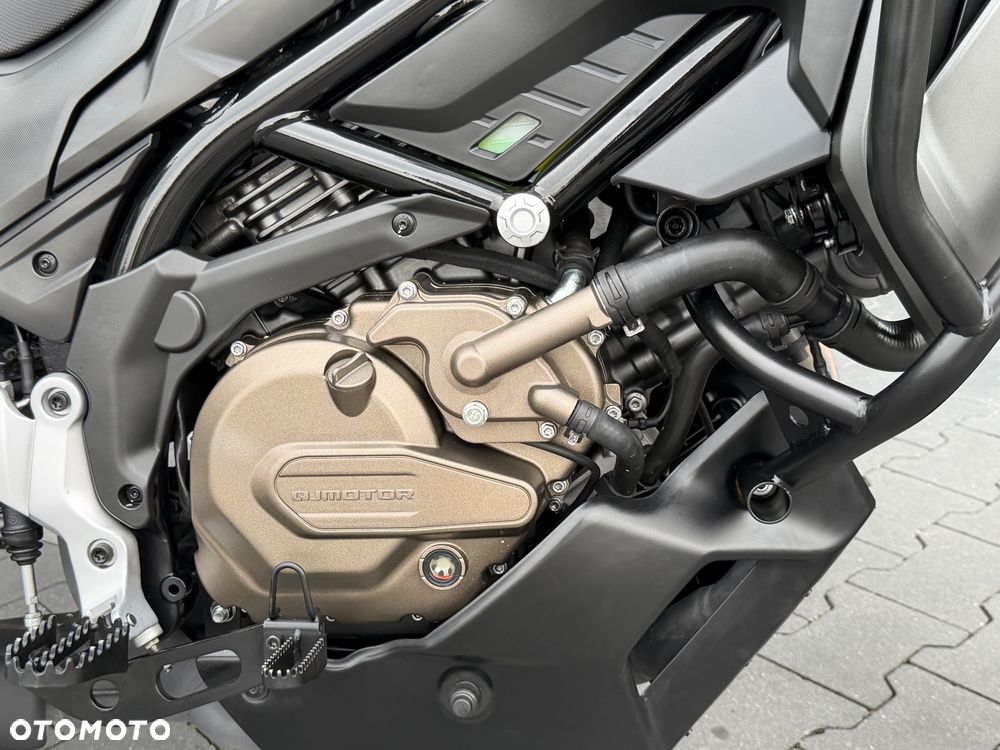 QJMOTOR SVT 650X - 15