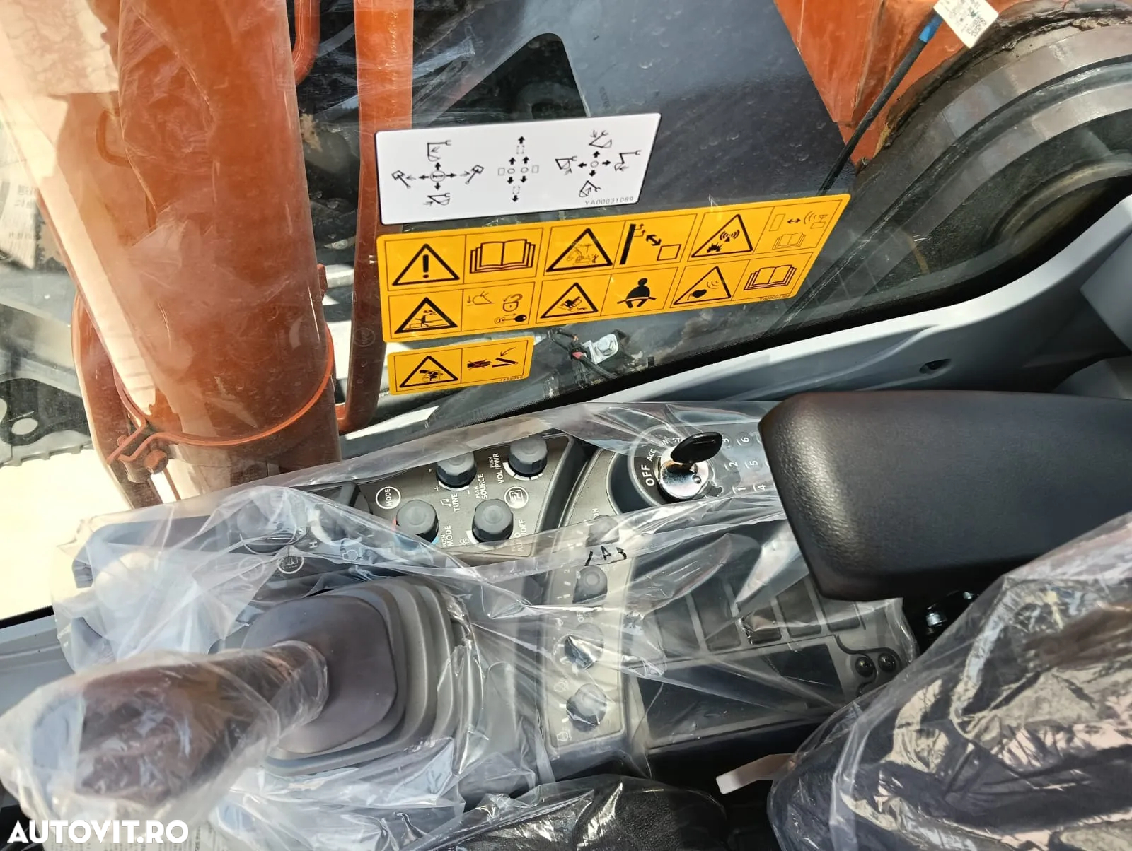 Hitachi Zaxis 350 - 7G, An 2025, Made in Japan - 12